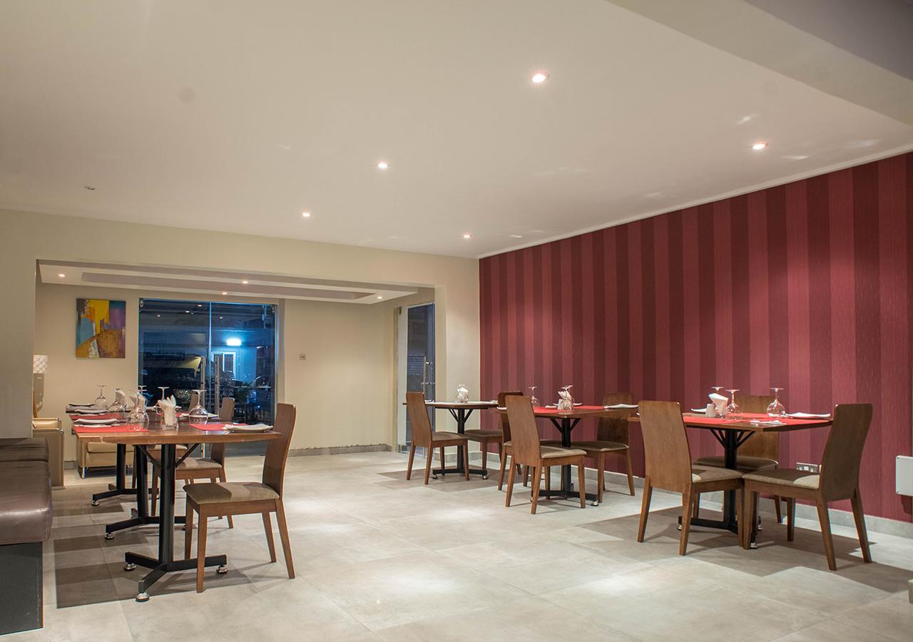 Earl Heights Suites Hotel Accra Buitenkant foto