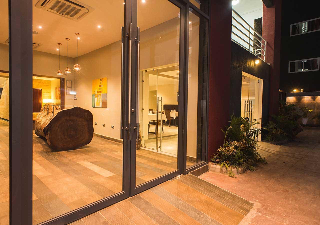 Earl Heights Suites Hotel Accra Buitenkant foto