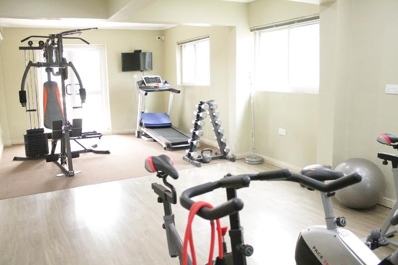 Earl Heights Suites Hotel Accra Buitenkant foto