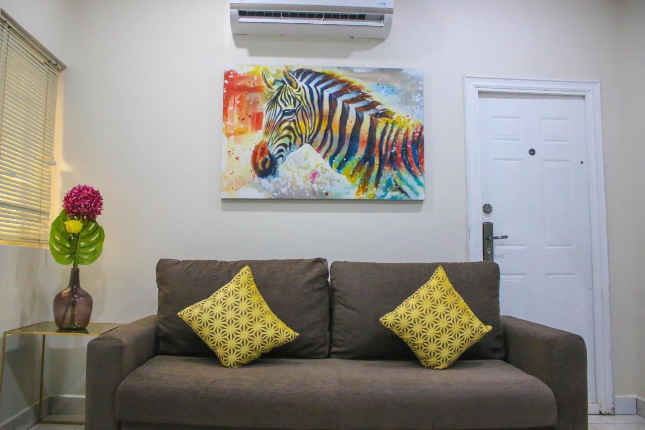 Earl Heights Suites Hotel Accra Buitenkant foto